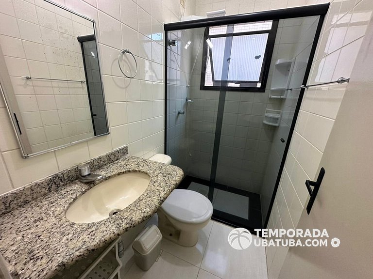 23D - Apto ha 50m do mar com piscina semi olimpica
