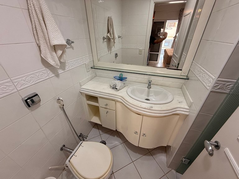405DM – Cobertura duplex de frente para o mar c/ vista panor