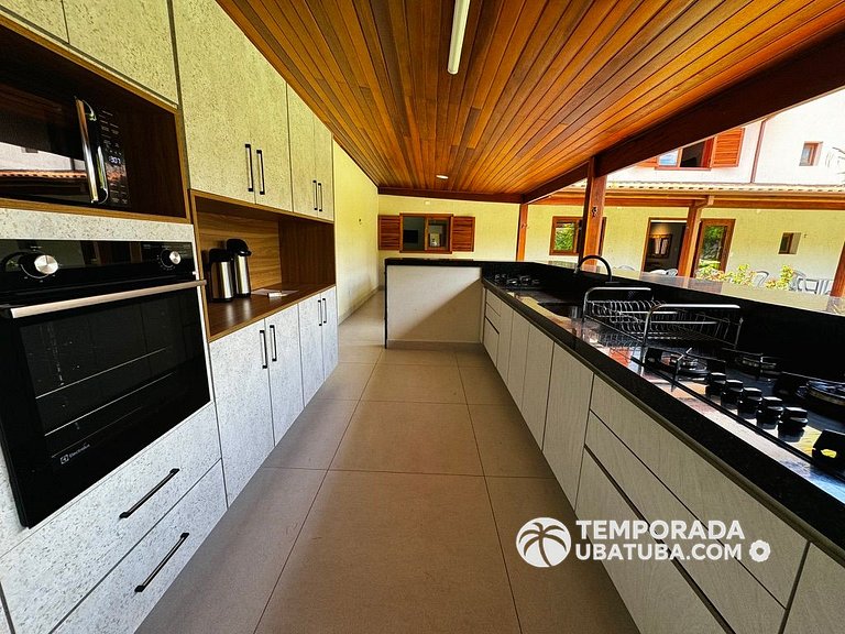C10 - Casa de cinema 8 dorms 150m da Praia Grande