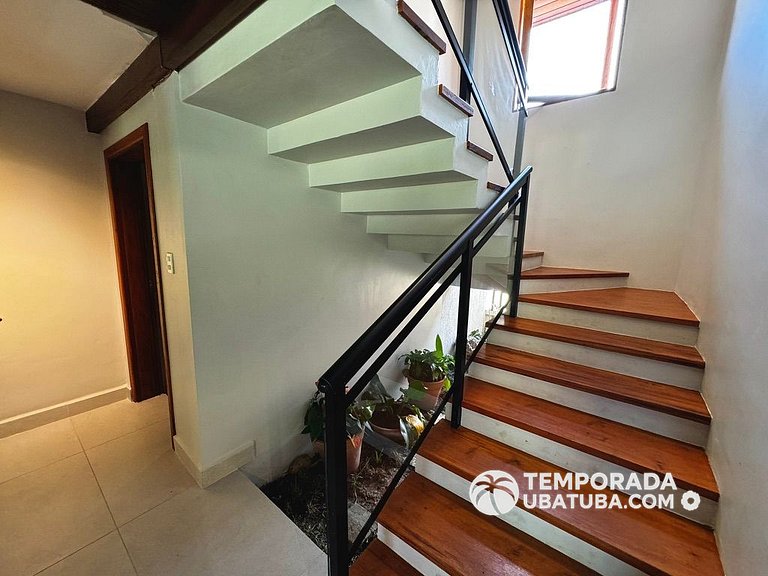 C10 - Casa de cinema 8 dorms 150m da Praia Grande