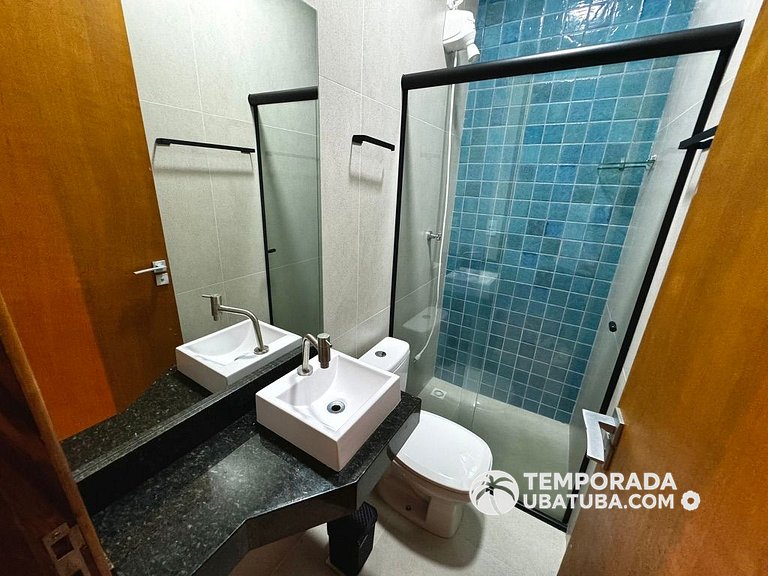 C10 - Casa de cinema 8 dorms 150m da Praia Grande