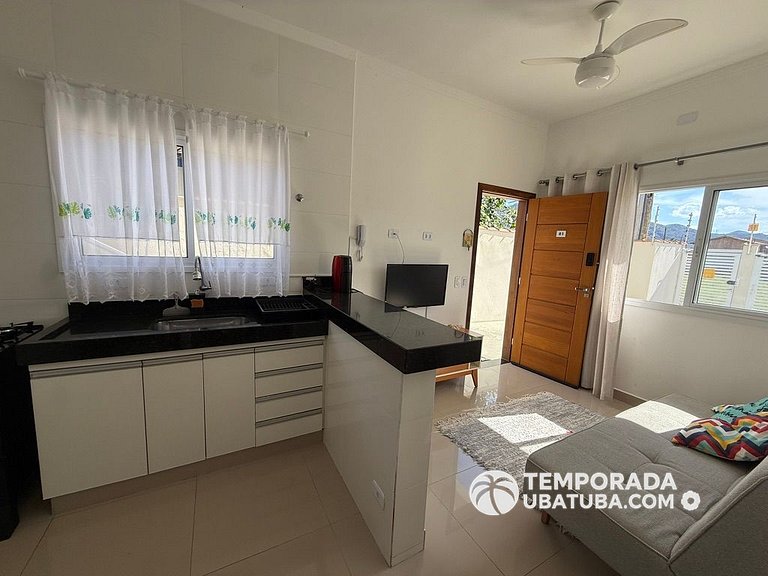 01M Apto moderno no Itagua perto do projeto tamar